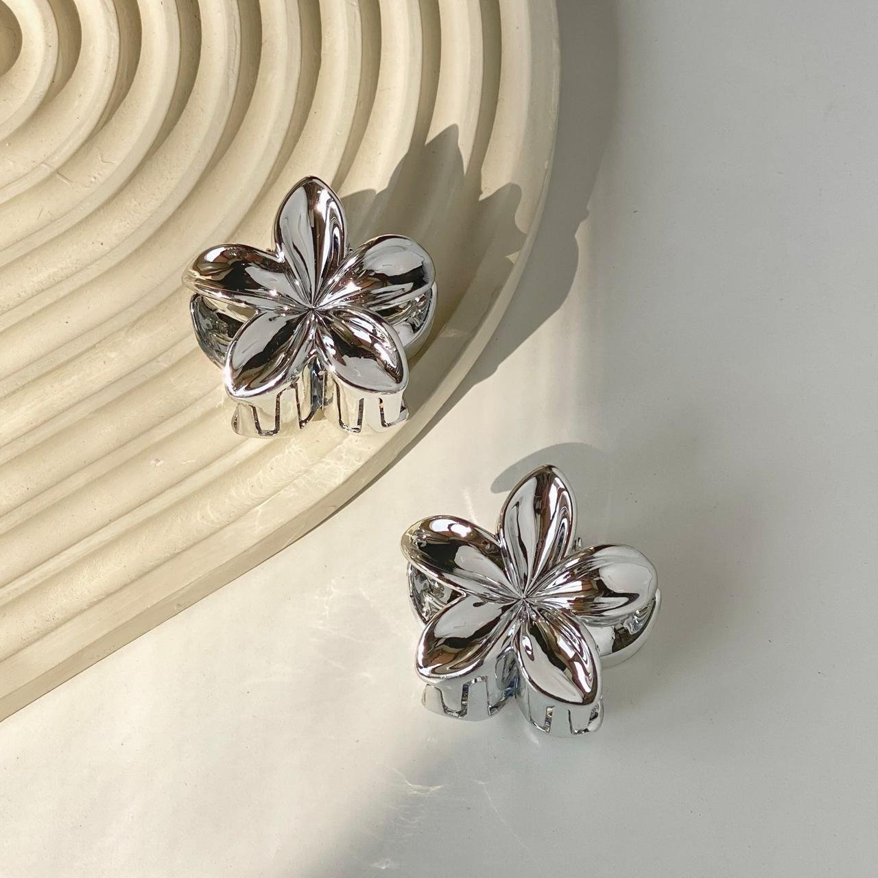 Lotus Claw Clip