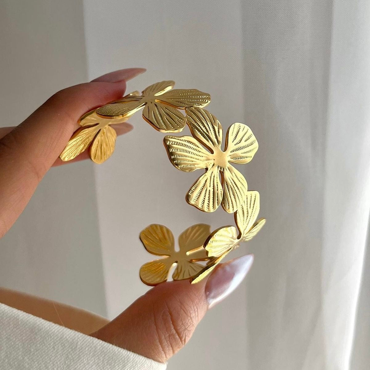 Daisy Gold Cuff