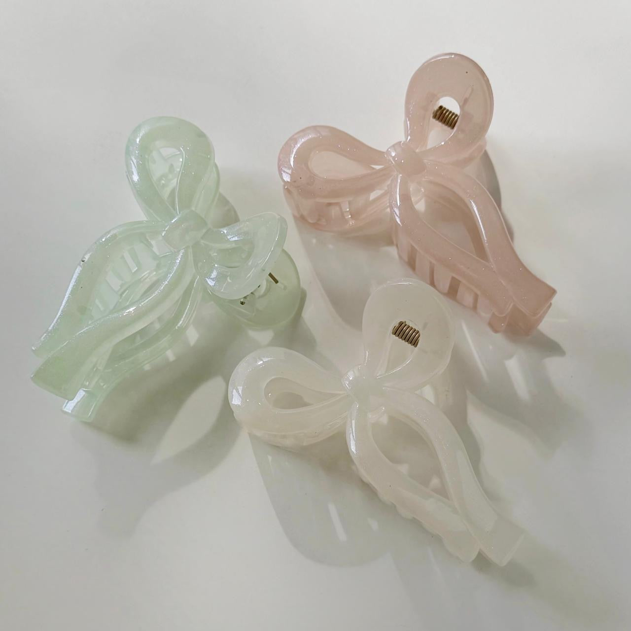 Dreamy Bow Claw Clip