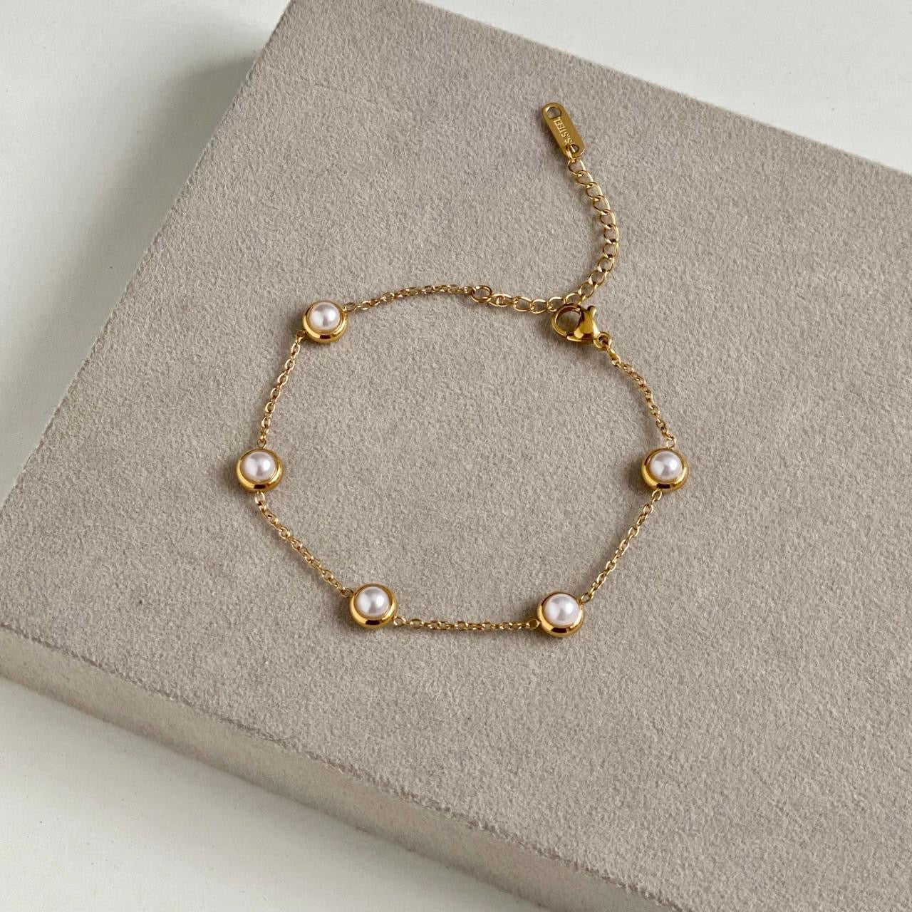 Freya Pearl Bracelet