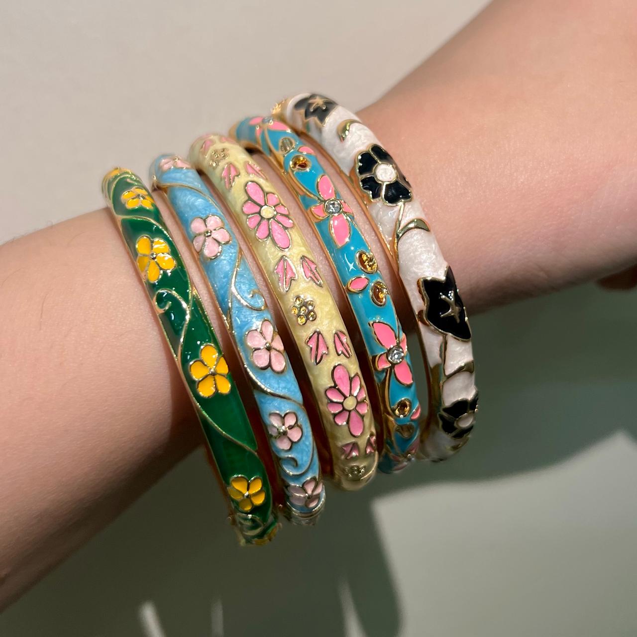 Dream Girl Bangle (1 pc)