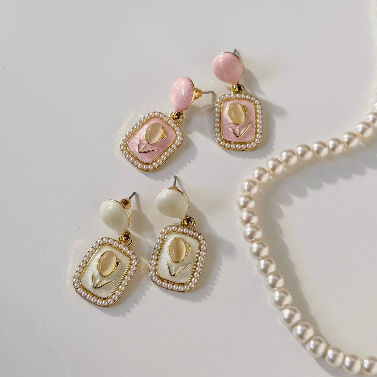 Tulip Earrings