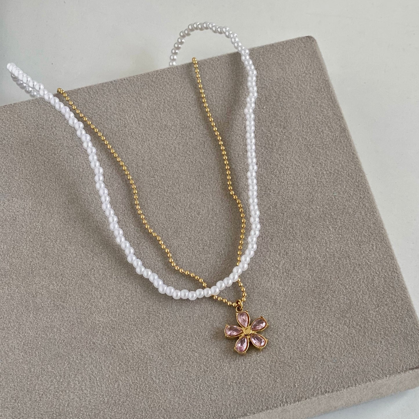 Daisy Pearl Necklace