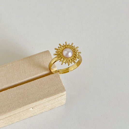 Lumi Pearl Ring
