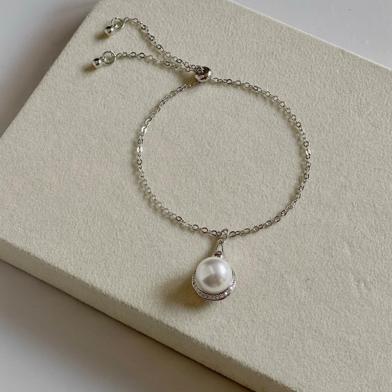 Queen Of Pearl Bracelet