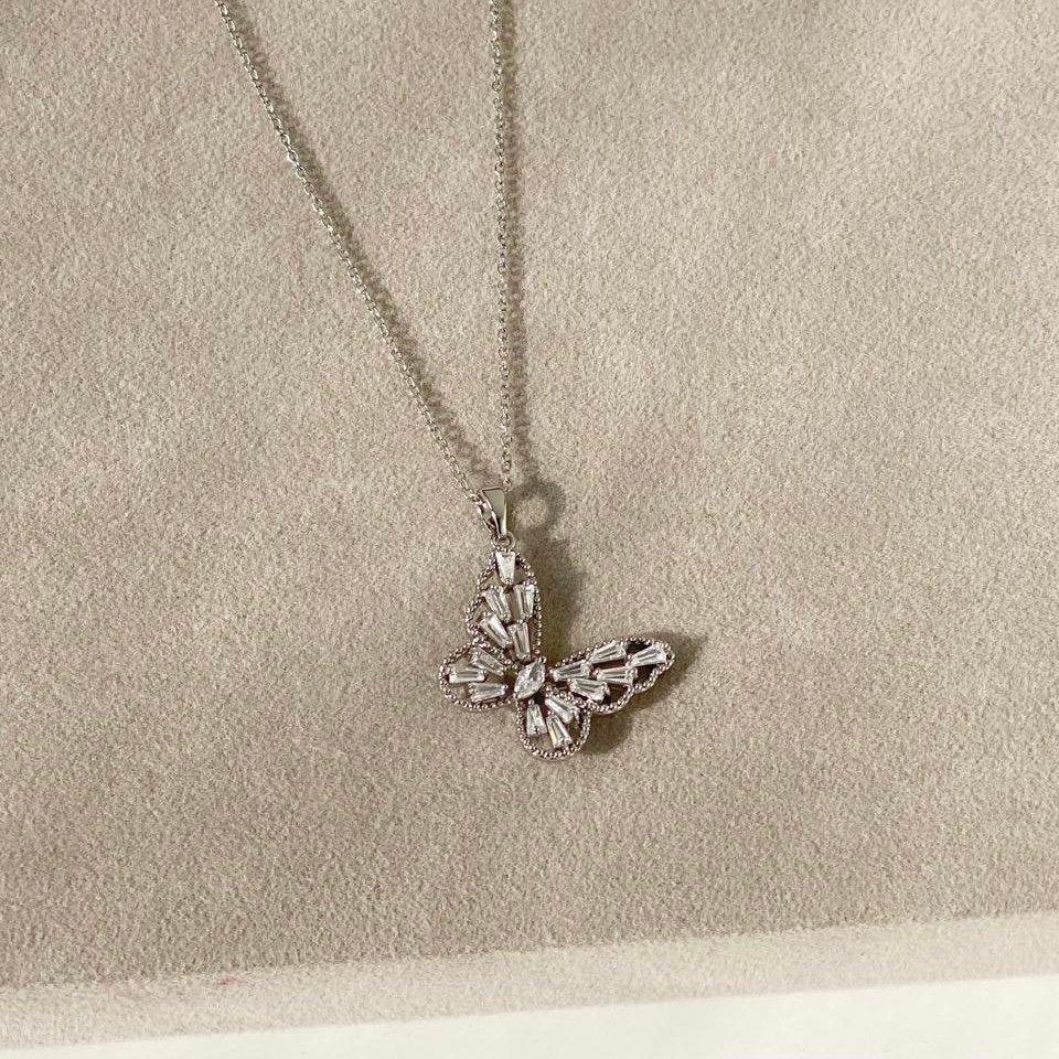 Alara Flutter Pendant