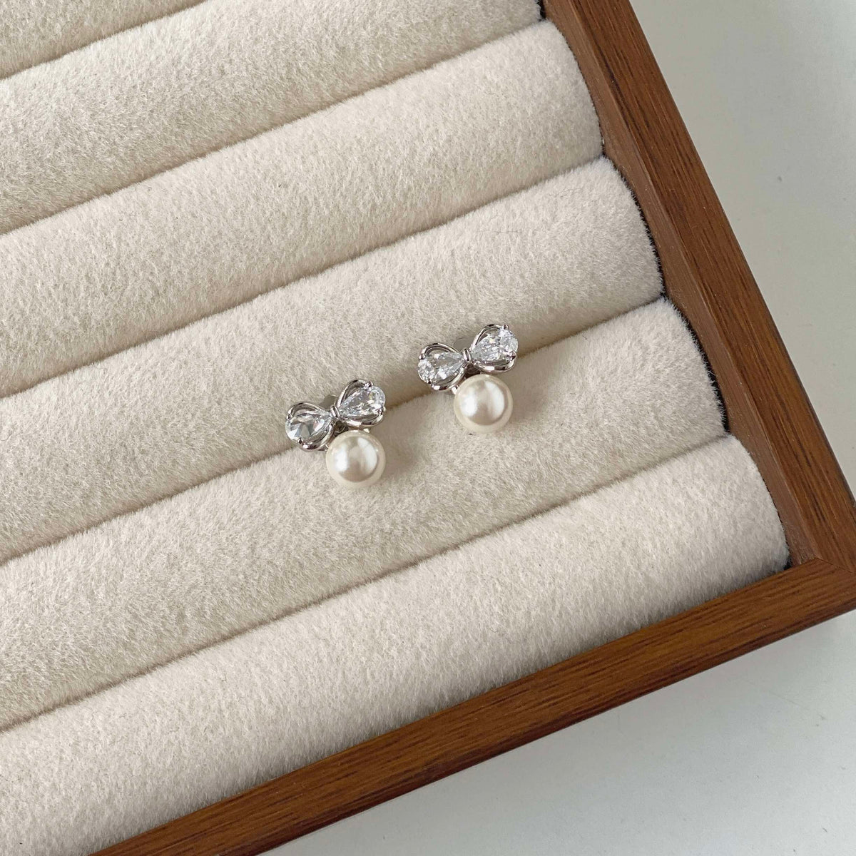 Luxe Chérie Bow Studs