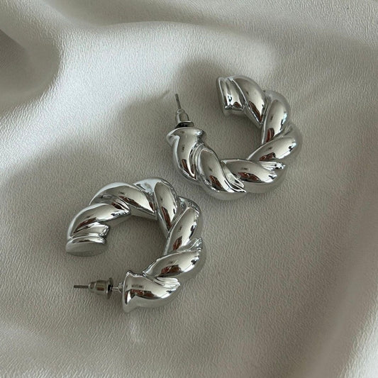 Mia Twisted Hoops