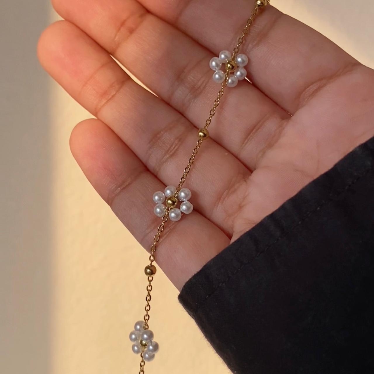 Pearly Flower Bracelet