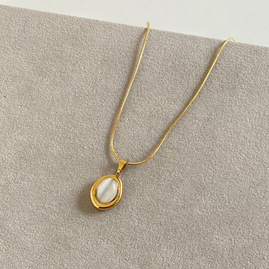 Cat Eye Pendant