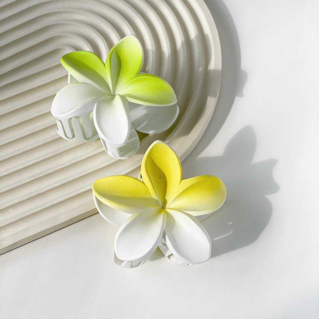 Lotus Claw Clip