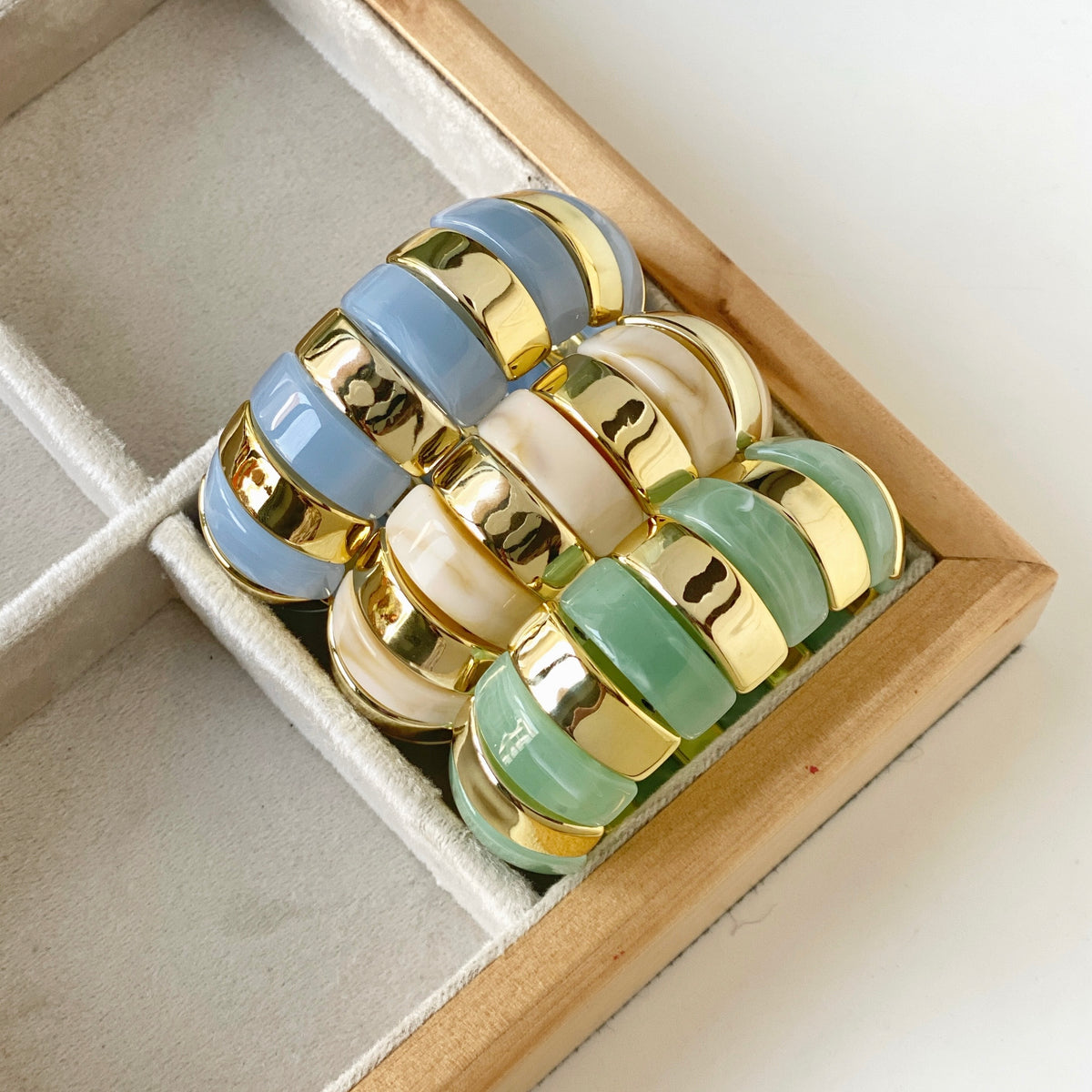Chunky Resin Gold Stretch Bracelet