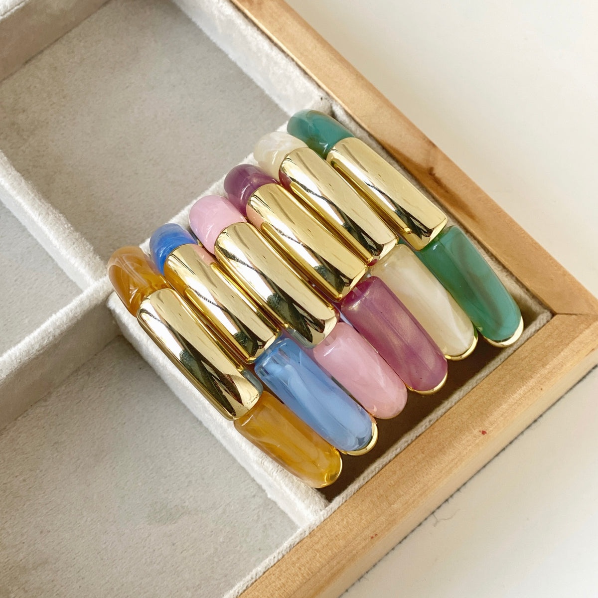 Resin Gold Stretch Bracelet
