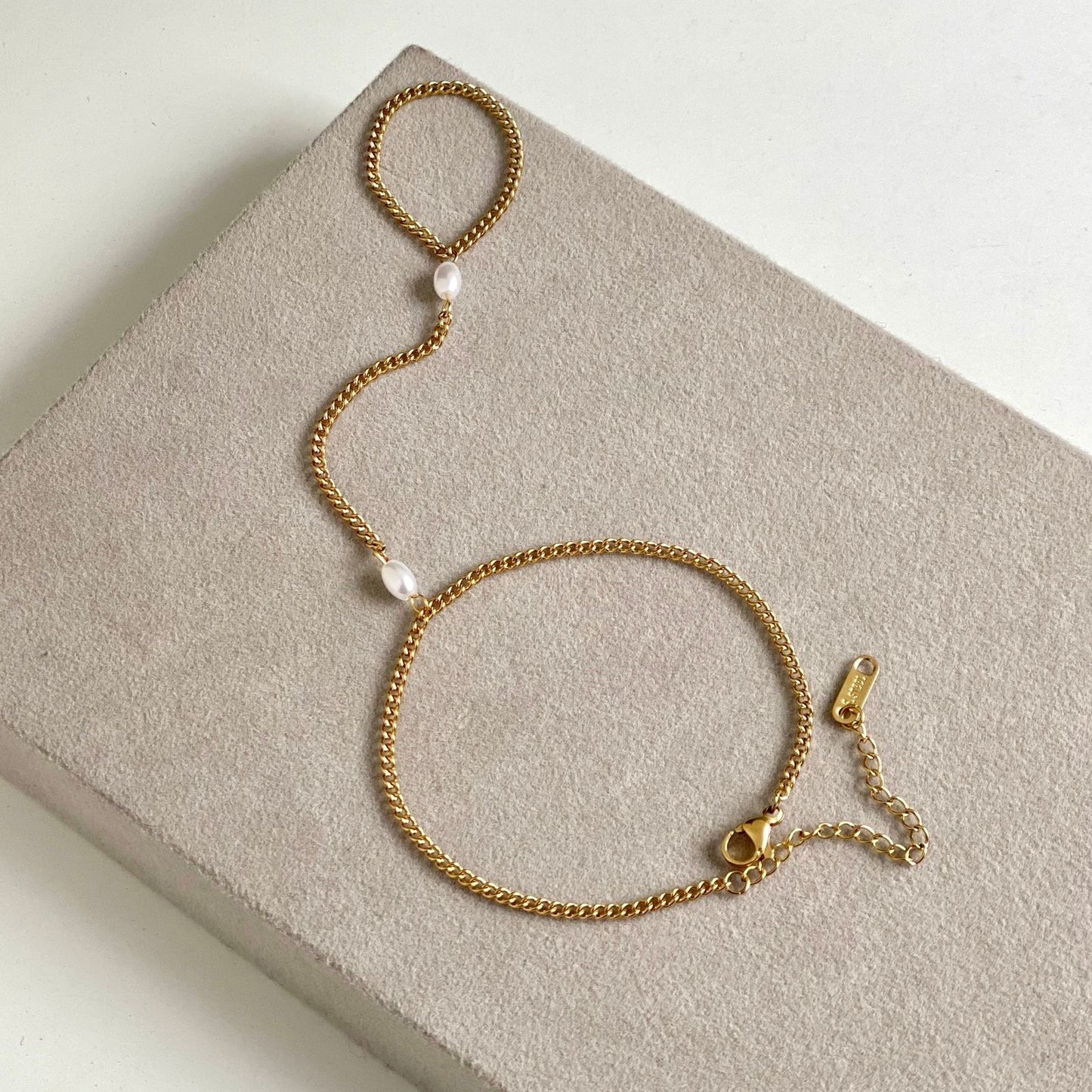 Noor Hand Chain